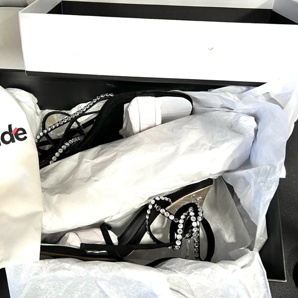 NEW Larroude Gloria Disco Sandal In Black Suede and Vinyl Size 6 - Picture 9 of 10